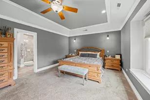 130 S Elm Tree Ln, Elmhurst, IL 60126 - Photo 8