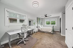 130 S Elm Tree Ln, Elmhurst, IL 60126 - Photo 12