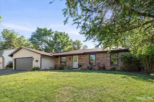 706 N Pinecrest Rd, Bolingbrook, IL 60440 - Photo 1