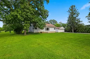 3S103 S Raddant Rd, Batavia, IL 60510 - Photo 4