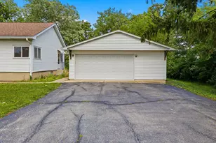 3S103 S Raddant Rd, Batavia, IL 60510 - Photo 12