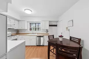 111 W Brandon Ct, Palatine, IL 60067 - Photo 10