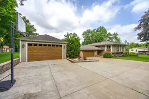 13600 S Longview Dr, Homer Glen, IL 60491 - Photo 4