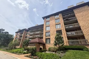 1621 Mission Hills Rd, Northbrook, IL 60062 - Photo 2
