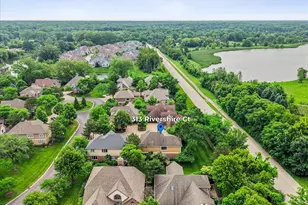 313 Rivershire Ct, Lincolnshire, IL 60069 - Photo 36