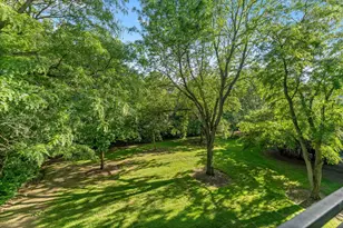 5810 Oakwood Dr, Lisle, IL 60532 - Photo 4