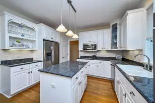 26W039 Marion Ave, Wheaton, IL 60187 - Photo 8