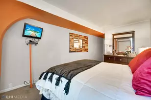 300 N State St, Chicago, IL 60654 - Photo 10