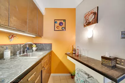 300 N State Street #3908, Chicago, IL 60654 - Photo 8