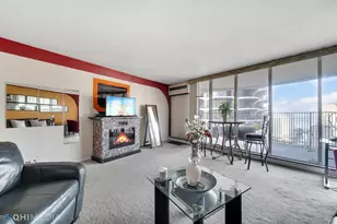 300 N State St, Chicago, IL 60654 - Photo 2