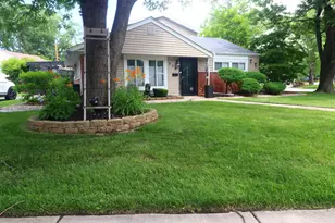 338 Mohawk St, Park Forest, IL 60466 - Photo 1