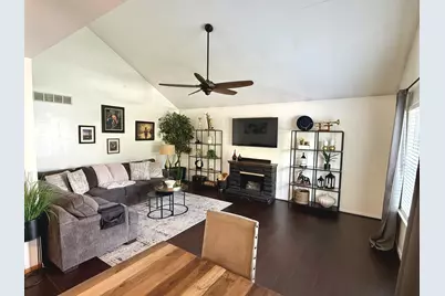 2095 Wesmere Lakes Drive, Plainfield, IL 60586 - Photo 2
