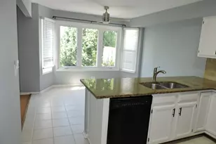 121 Hampton Ave, Westmont, IL 60559 - Photo 6