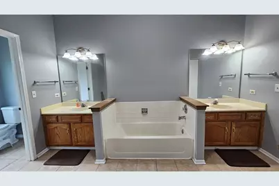 121 Hampton Avenue, Westmont, IL 60559 - Photo 16