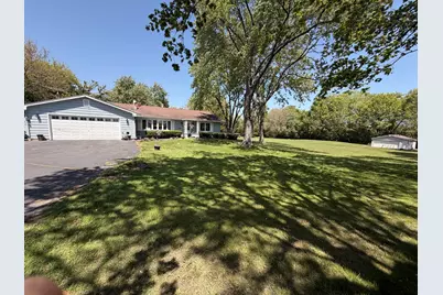 2006 Old Peterson Road, Libertyville, IL 60048 - Photo 2