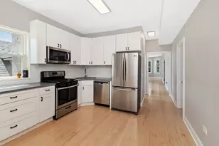 1323 Gunderson Ave, Berwyn, IL 60402 - Photo 12