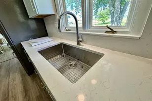 19402 Hahn Dr, Dekalb, IL 60115 - Photo 10
