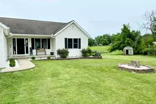 19 Gregg Ln, Harrisburg, IL 62946 - Photo 2