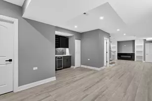 1610 S 5th Ave, Maywood, IL 60153 - Photo 32