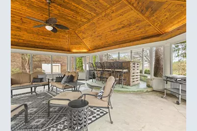 2407 W Galena Avenue, Freeport, IL 61032 - Photo 10