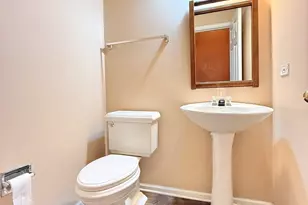 2307 Stoughton Dr, Aurora, IL 60502 - Photo 10