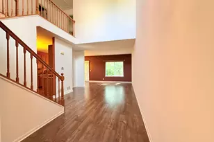 2307 Stoughton Dr, Aurora, IL 60502 - Photo 4