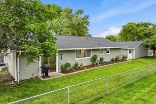 927 E Sayles Dr, Palatine, IL 60074 - Photo 18
