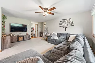 927 E Sayles Dr, Palatine, IL 60074 - Photo 4