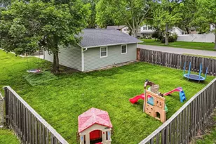927 E Sayles Dr, Palatine, IL 60074 - Photo 22