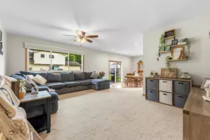 927 E Sayles Dr, Palatine, IL 60074 - Photo 2