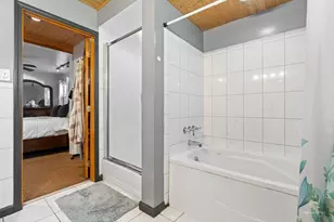 2405 Sarah St, Franklin Park, IL 60131 - Photo 18
