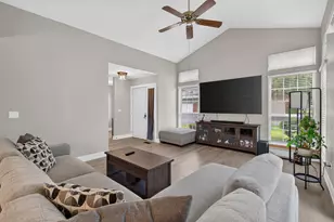 354 Ashford Cir, Bartlett, IL 60103 - Photo 6