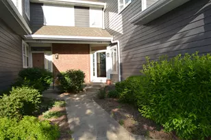 494 W Parkside Dr, Palatine, IL 60067 - Photo 2