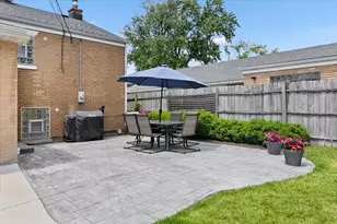 1637 Norfolk Ave, Westchester, IL 60154 - Photo 18