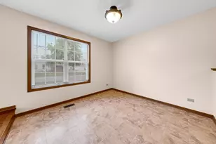 265 Yorkshire Ct, Gurnee, IL 60031 - Photo 14
