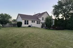 2404 Kenmore Ct, Schaumburg, IL 60193 - Photo 2