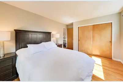 586 E Park Avenue, Elmhurst, IL 60126 - Photo 12