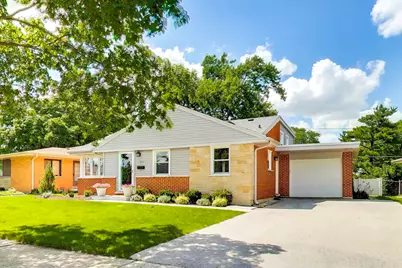 586 E Park Avenue, Elmhurst, IL 60126 - Photo 1