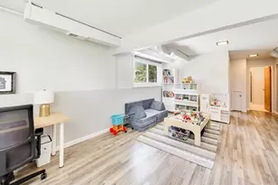 586 E Park Ave, Elmhurst, IL 60126 - Photo 20