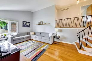 586 E Park Ave, Elmhurst, IL 60126 - Photo 2
