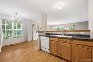 2471 Stoughton Cir, Aurora, IL 60502 - Photo 10