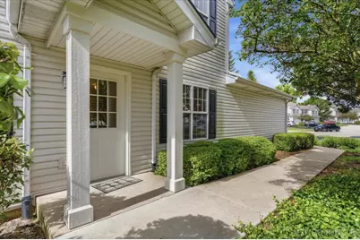 2471 Stoughton Circle #2471, Aurora, IL 60502 - Photo 2
