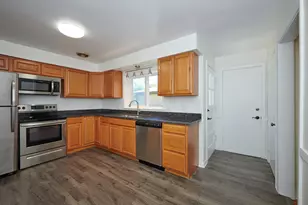 9027 Kenton Ave, Skokie, IL 60076 - Photo 6
