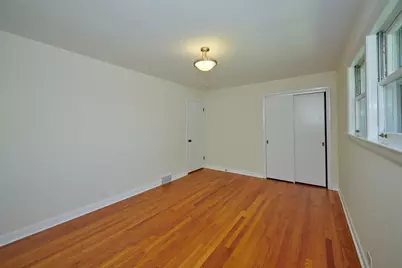 9027 Kenton Avenue, Skokie, IL 60076 - Photo 24