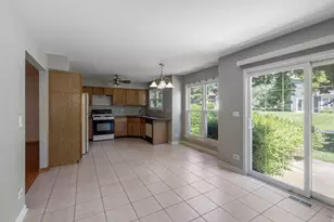 1059 Ridgefield Cir, Carol Stream, IL 60188 - Photo 8