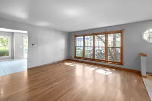 1059 Ridgefield Cir, Carol Stream, IL 60188 - Photo 4