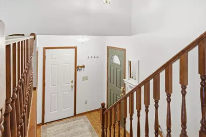 2813 Rocksbury Drive, Bloomington, IL 61705 - Photo 2