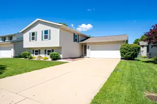 2813 Rocksbury Dr, Bloomington, IL 61705 - Photo 32