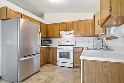 2813 Rocksbury Drive, Bloomington, IL 61705 - Photo 10