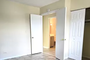 1751 Queensbury Cir, Hoffman Estates, IL 60169 - Photo 10